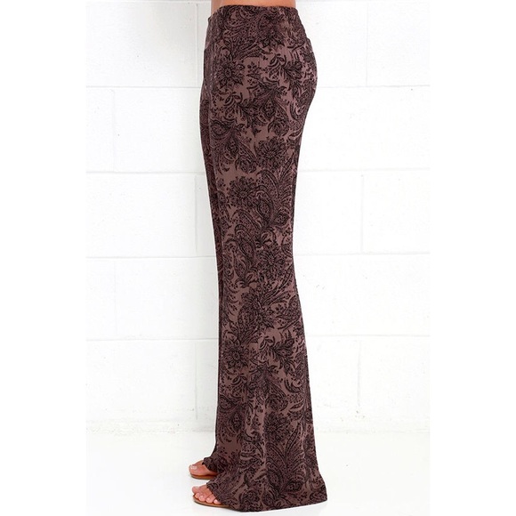 Lulu's Benny O'Neill Mauve Print Flare Pants - Picture 4 of 7